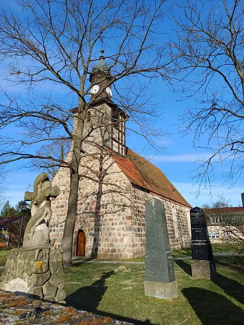 Feldsteinkirche von einer anderen Ansicht